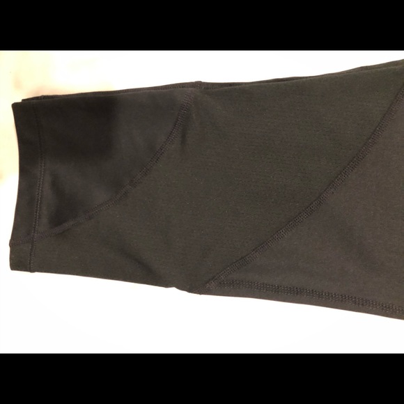 NWT. Nike Pro Training Capris. Medium. Black. - Picture 7 of 8